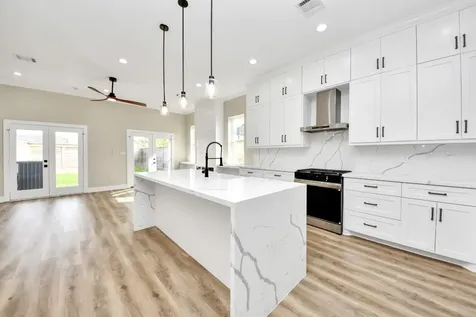125 E 38th Street Houston TX 77018