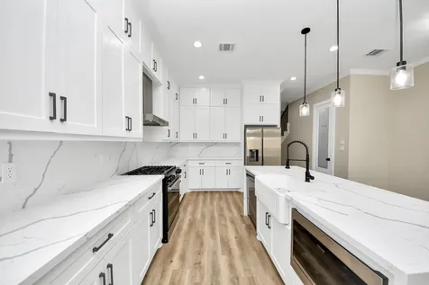 125 E 38th Street Houston TX 77018