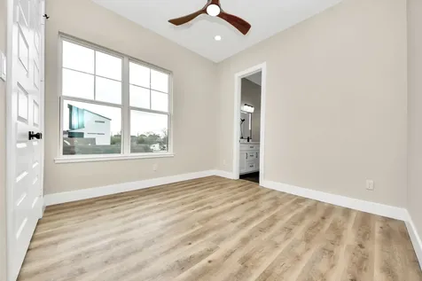 125 E 38th Street Houston TX 77018