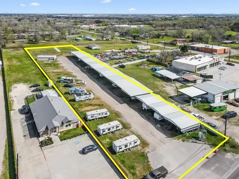 621 S Main Street Highlands TX 77562