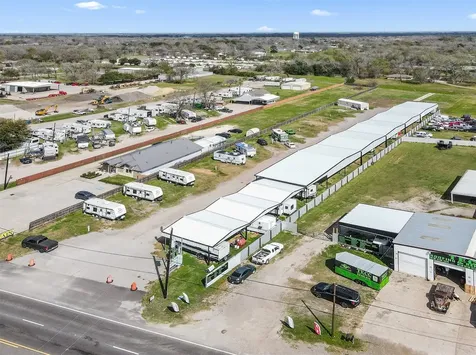 621 S Main Street Highlands TX 77562