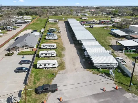 621 S Main Street Highlands TX 77562