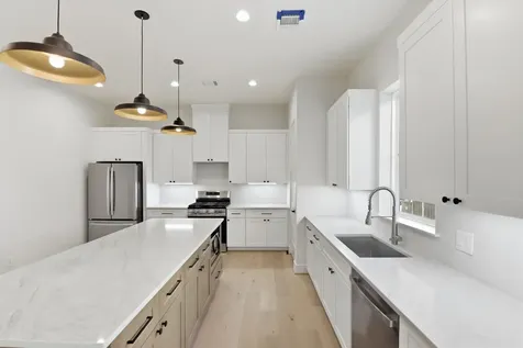 2212 Lou Ellen Lane D Houston TX 77018