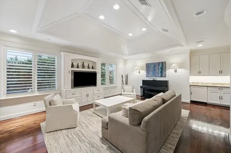 507 Bolivar Street Bellaire TX 77401