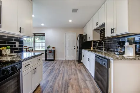 7318 Hummingbird Lane Texas City TX 77591
