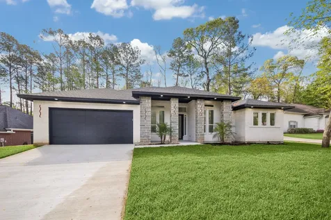 2405 W Green Briar Drive Huntsville TX 77340