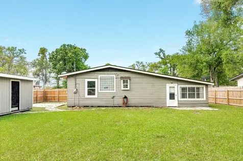 219 Camellia Street Lake Jackson TX 77566