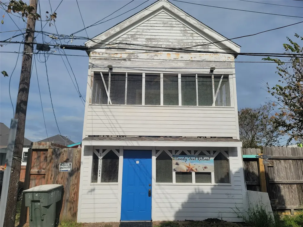 1915 Avenue O 1/2 Rear Unit A Galveston TX 77550