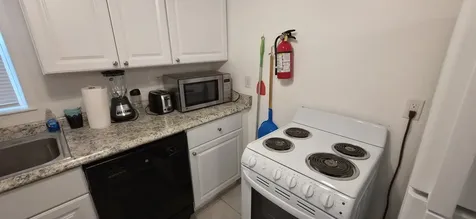 1915 Avenue O 1/2 Rear Unit A Galveston TX 77550