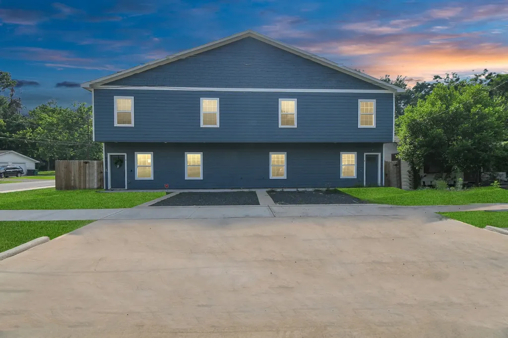 9003 Prairie View Drive B Houston TX 77088