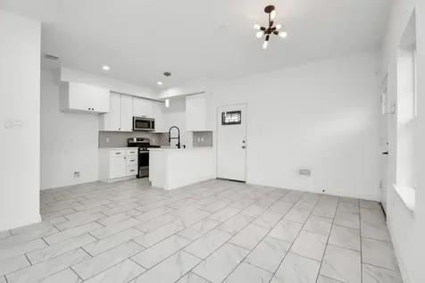 9003 Prairie View Drive B Houston TX 77088