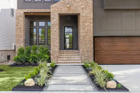 616 Ridge Street Houston TX 77009
