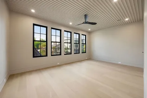 616 Ridge Street Houston TX 77009