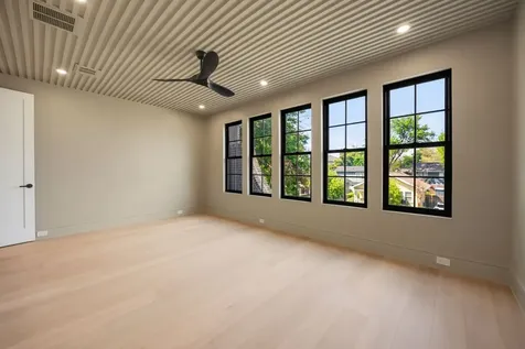 616 Ridge Street Houston TX 77009