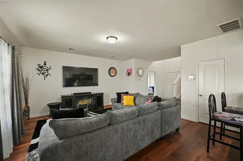4827 Monarch Falls Lane Richmond TX 77469