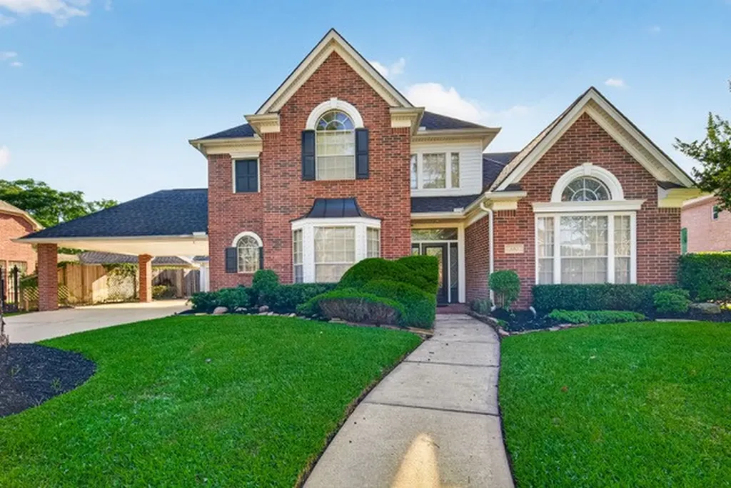3910 S Beechwood Court Houston TX 77059