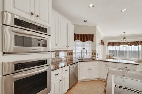 3910 S Beechwood Court Houston TX 77059