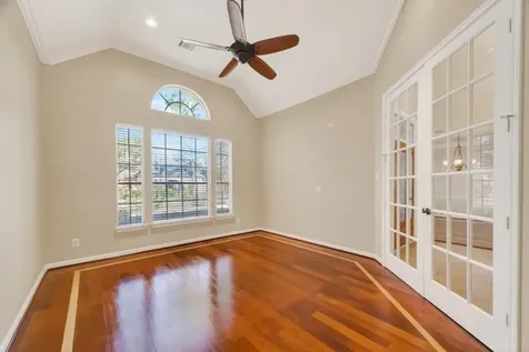 3910 S Beechwood Court Houston TX 77059
