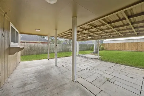 1407 Quail Hollow Sealy TX 77474