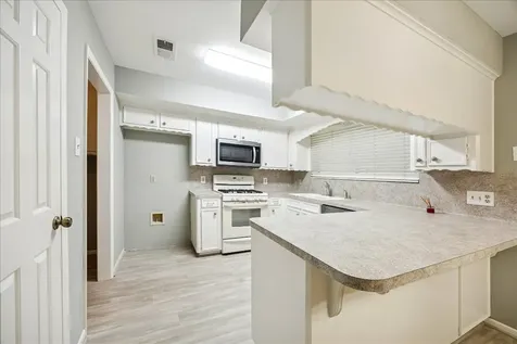 1407 Quail Hollow Sealy TX 77474