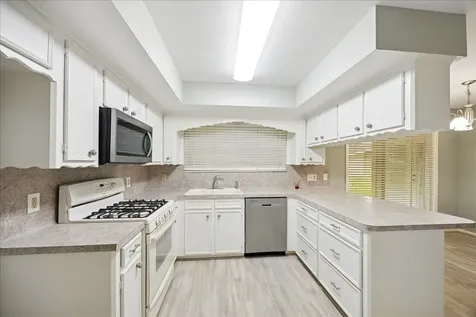 1407 Quail Hollow Sealy TX 77474