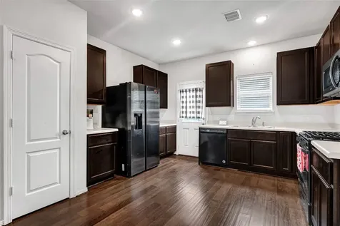 9830 Yanet Grove Lane Houston TX 77044