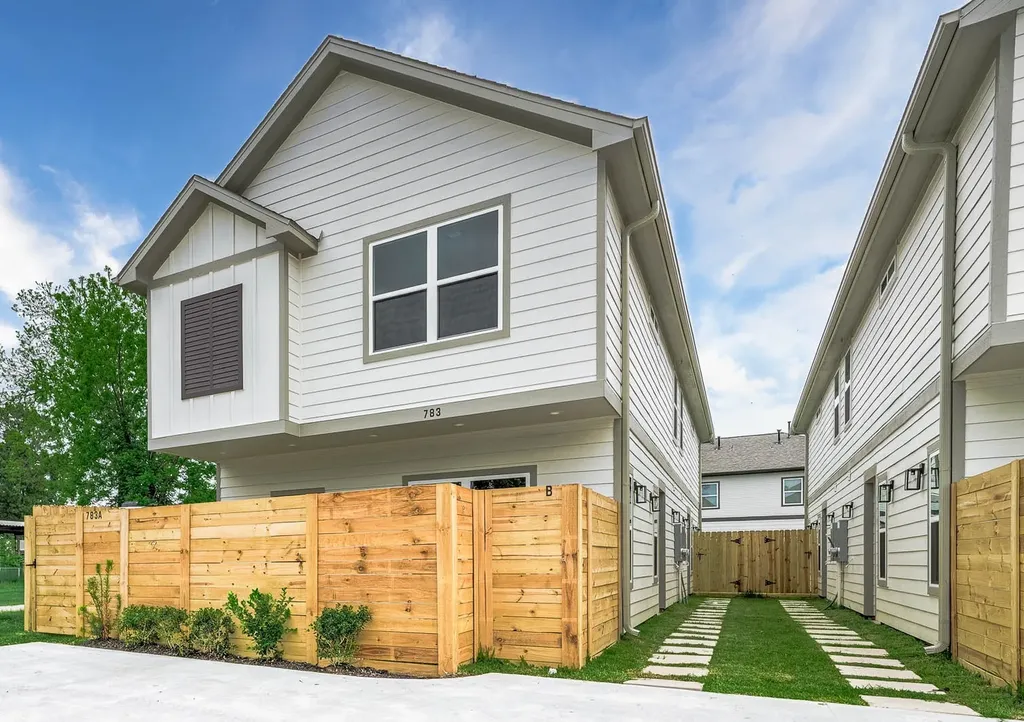 783 Fortune Street B Houston TX 77088