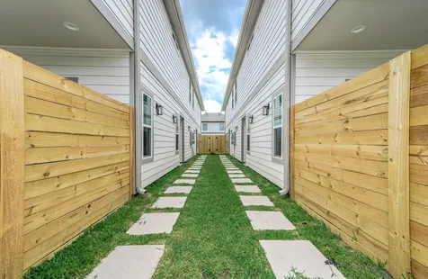 783 Fortune Street B Houston TX 77088
