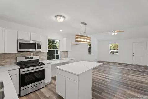 512 Vickers Avenue San Antonio TX 78211