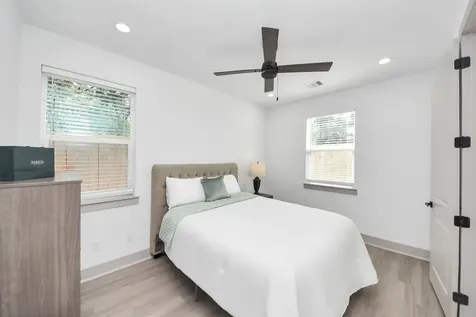 5302 Kindred Garden Lane B Houston TX 77091