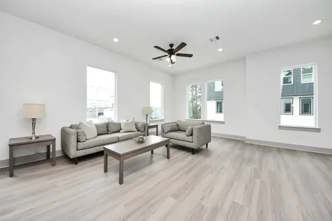 5302 Kindred Garden Lane B Houston TX 77091