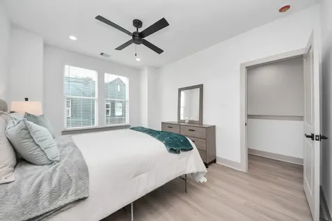 5302 Kindred Garden Lane B Houston TX 77091