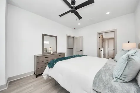 5302 Kindred Garden Lane B Houston TX 77091
