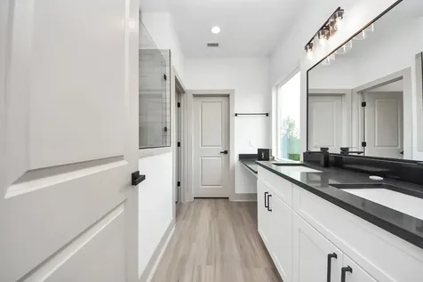 5302 Kindred Garden Lane B Houston TX 77091