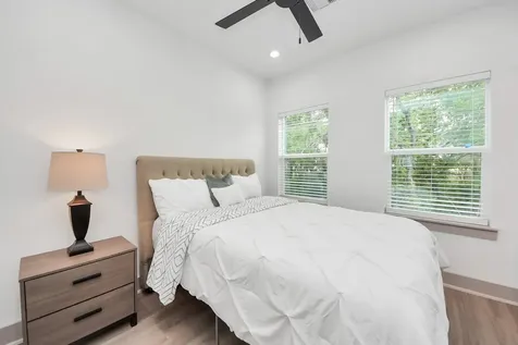 5302 Kindred Garden Lane B Houston TX 77091