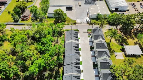 5302 Kindred Garden Lane B Houston TX 77091