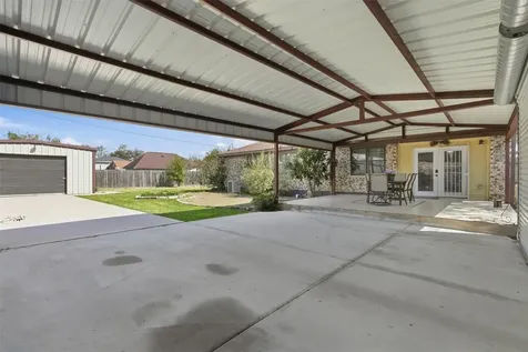 815 Wisconsin Street South Houston TX 77587