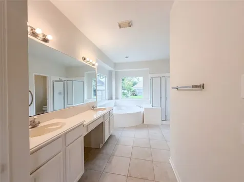 1605 Country Club Drive Friendswood TX 77546