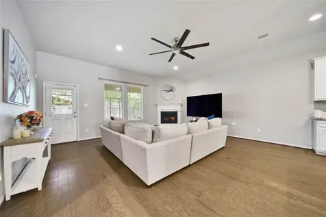 911 River Crossing Drive Conroe TX 77384