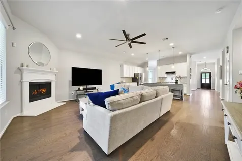 911 River Crossing Drive Conroe TX 77384