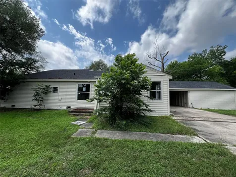1805 E North Street Victoria TX 77901