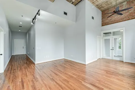 2700 Albany Street 3b Houston TX 77006