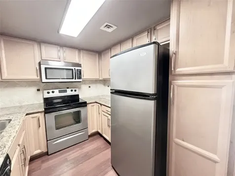 2016 Main Street 2405 Houston TX 77002