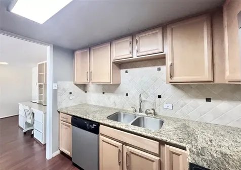 2016 Main Street 2405 Houston TX 77002