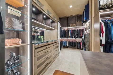2 Lacewood Lane Piney Point Village TX 77024