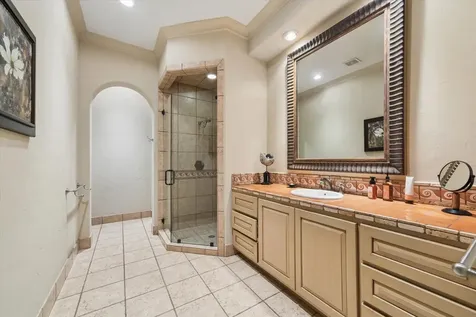 2 Lacewood Lane Piney Point Village TX 77024