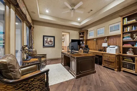 2 Lacewood Lane Piney Point Village TX 77024