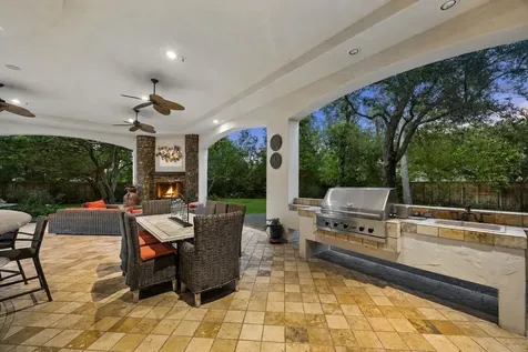 2 Lacewood Lane Piney Point Village TX 77024