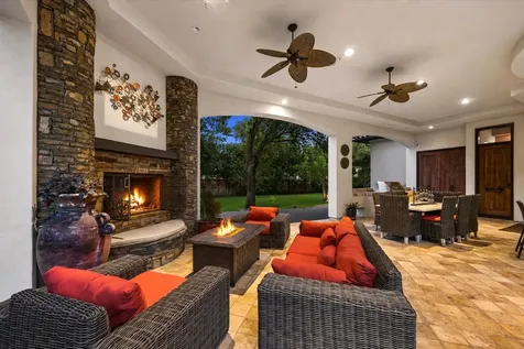 2 Lacewood Lane Piney Point Village TX 77024