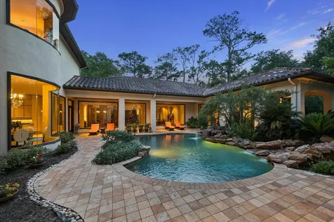 2 Lacewood Lane Piney Point Village TX 77024